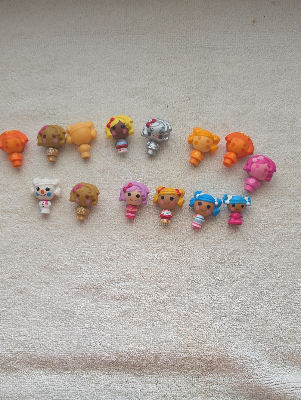 Lot Of Assorted Mini Lalaloopsy Dolls
